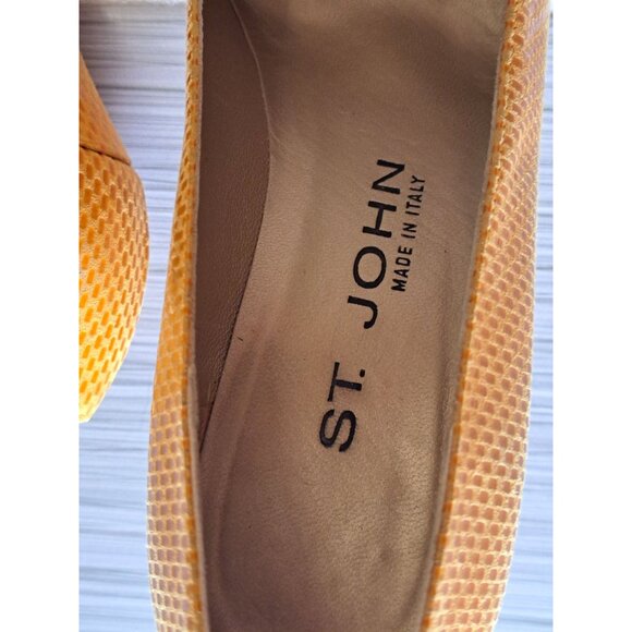 St. John Women's Size 5.5 Italy Yellow  Mustard Leather Embossed Textured Heels - Picture 3 of 11